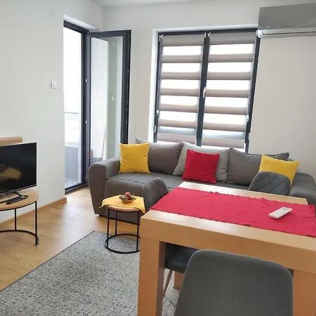 Mali Raj * Soko Banja