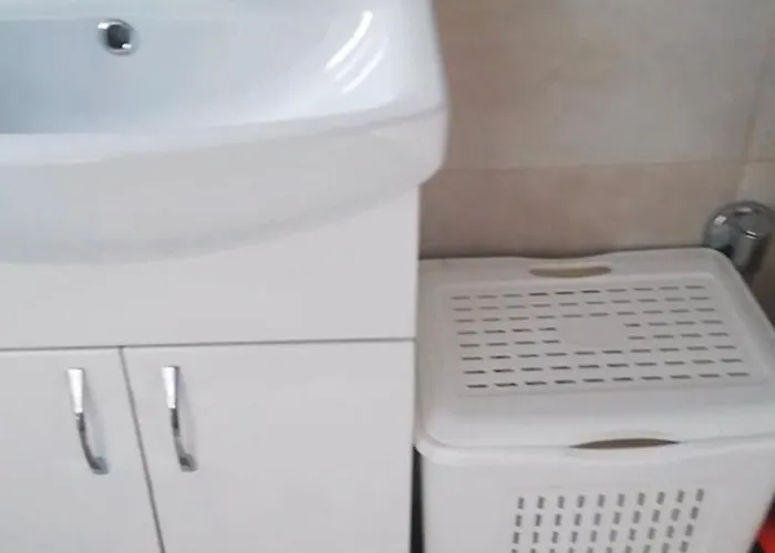 아파트 Mali Raj 소코 반자